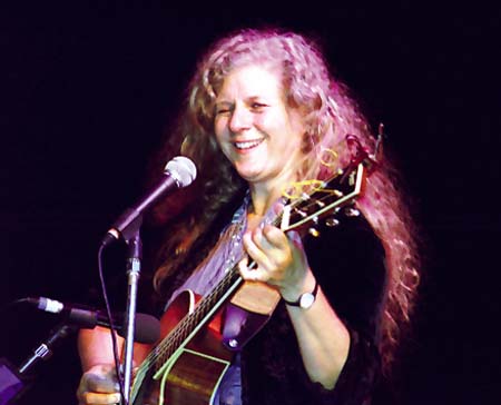 kristina olsen byron bay2004
